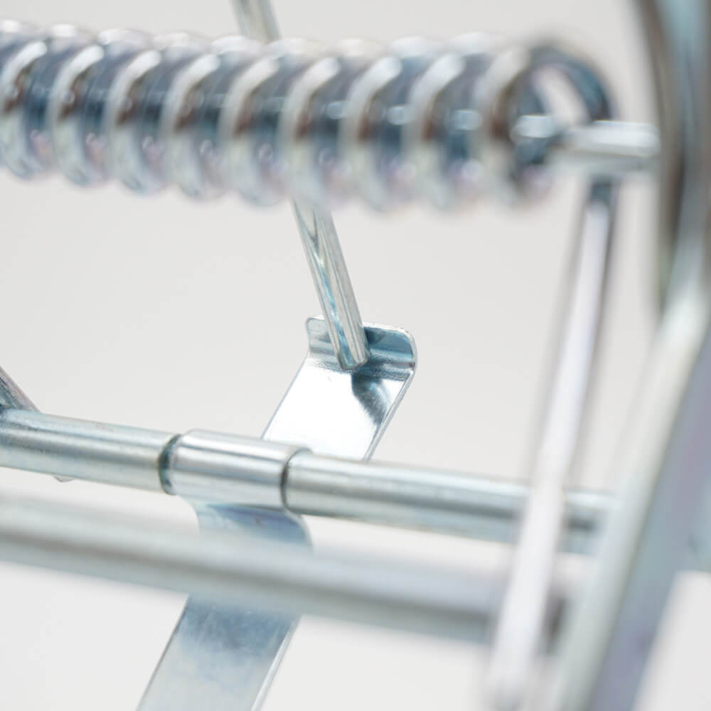 Professionelle Maulwurffalle Montage